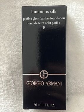Giorgio Armani Luminous Silk Foundation - orginal formula- shade 9